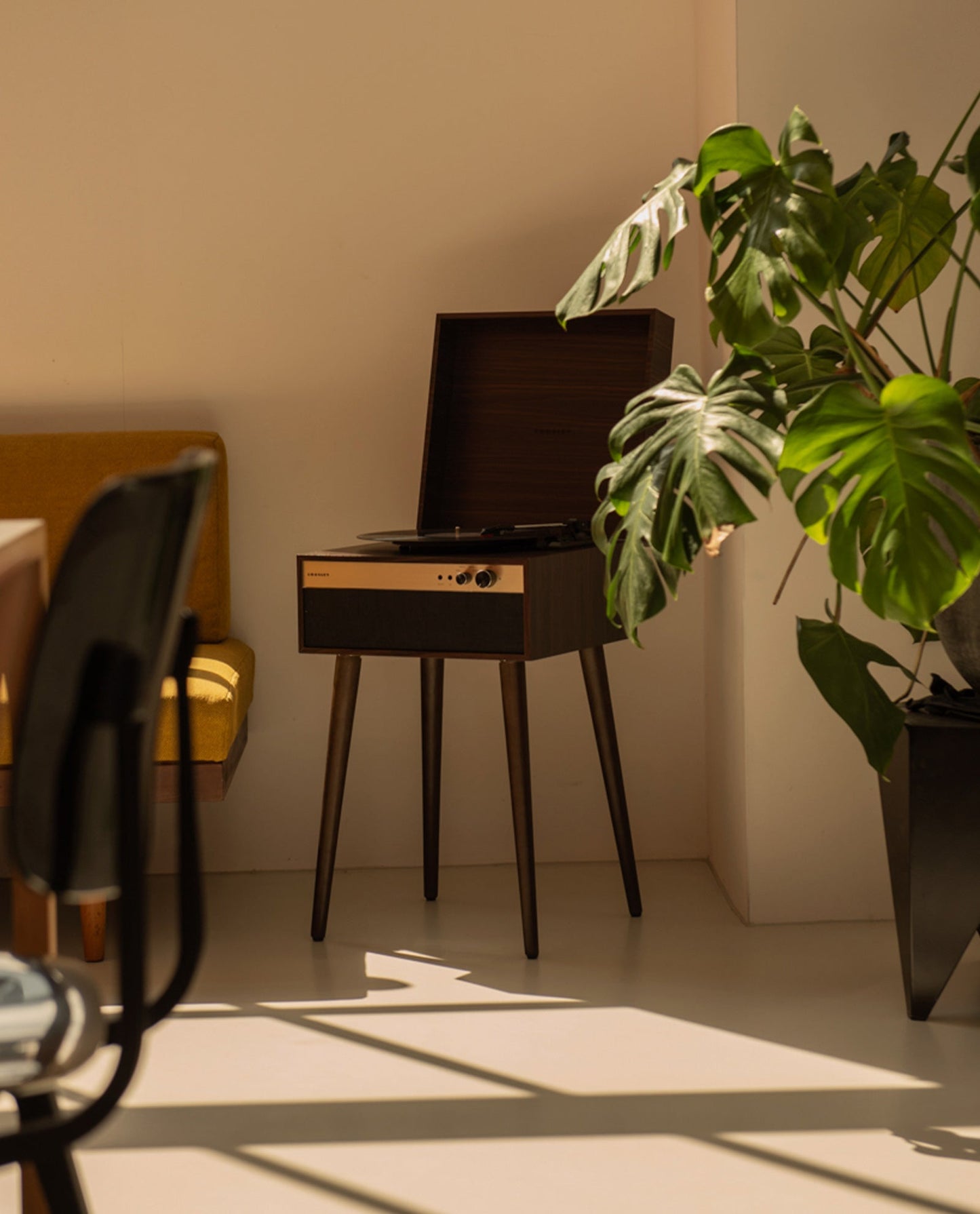 Crosley - Tocadiscos Crosley Jasper - Nogal