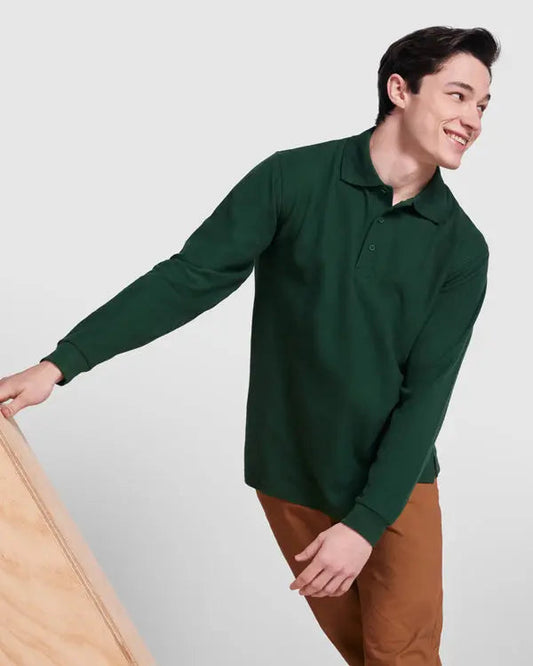 Polo de manga larga, con cuello y bocamangas acanalado, puños canalé 1x1 con elastano y cubrecosturas reforzado en cuello Vetonek