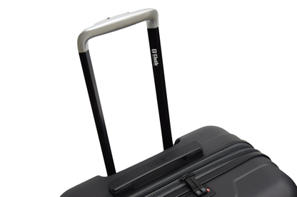 Maleta Mediana Vigo 67cm | Expandible con TSA y Hecha de Material Reciclado