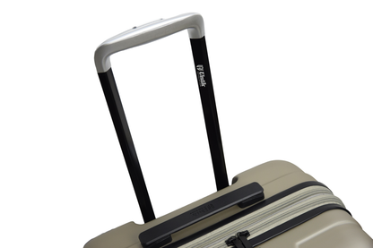 Maleta Mediana Vigo 67cm | Expandible con TSA y Hecha de Material Reciclado