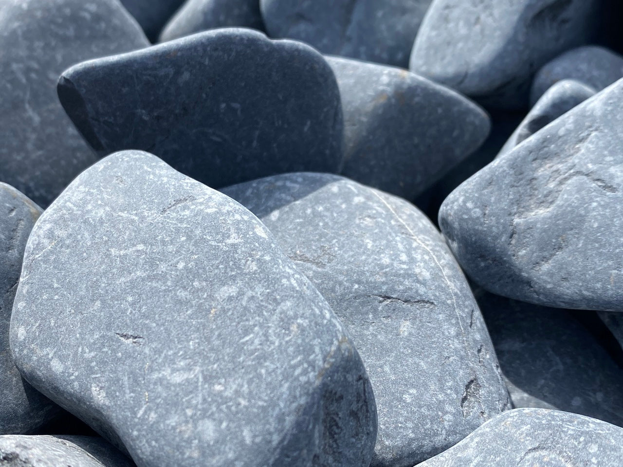 Canto rodado Negro Grafito