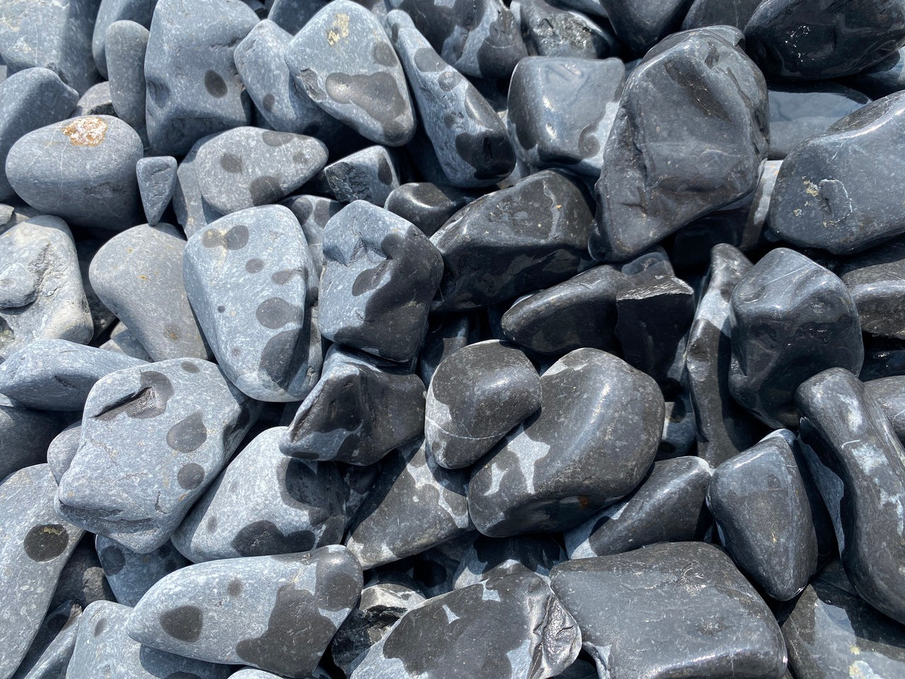 Canto rodado Negro Grafito
