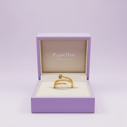 Anillo Ajustable "Clavo Rebeldía" con Circonitas – Acero Bañado en Oro de 18K