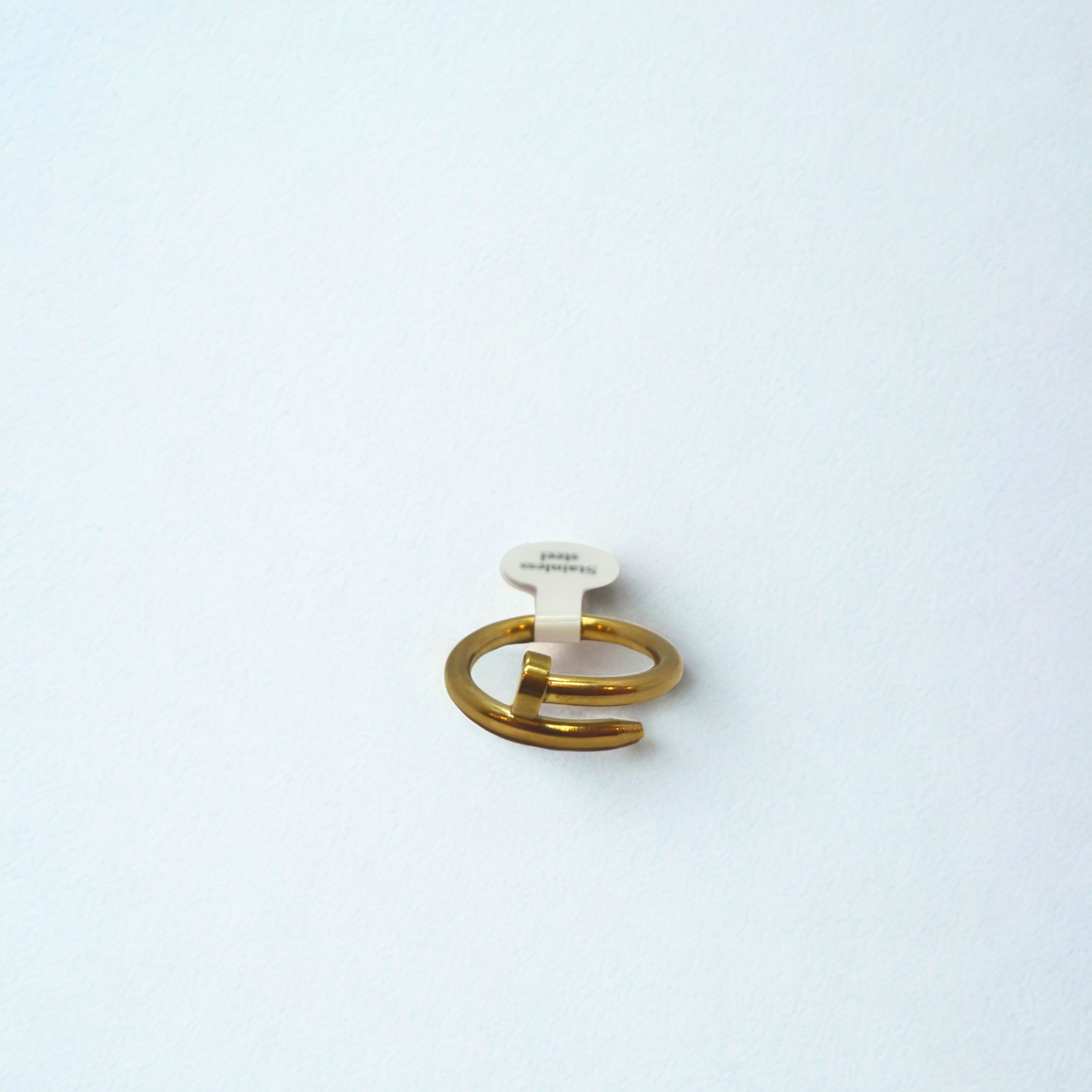 Anillo Diseño Clavo Minimalista - 100% Acero Bañado en Oro de 18K