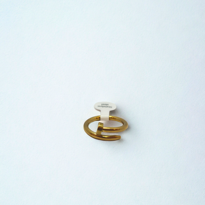 Anillo Diseño Clavo Minimalista - 100% Acero Bañado en Oro de 18K