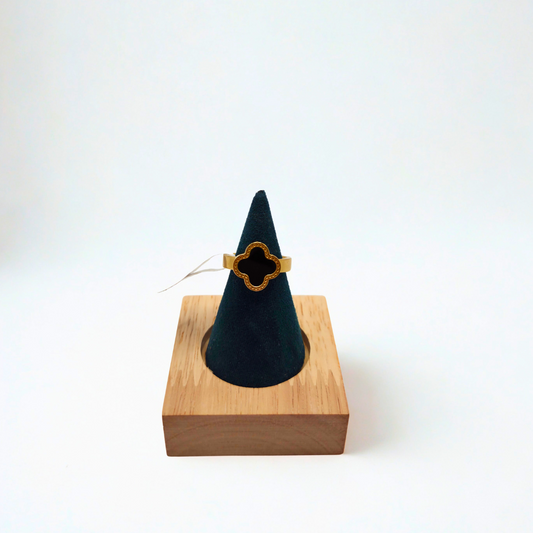 Anillo de Trébol Negro 100% Acero Bañado en Oro 18K