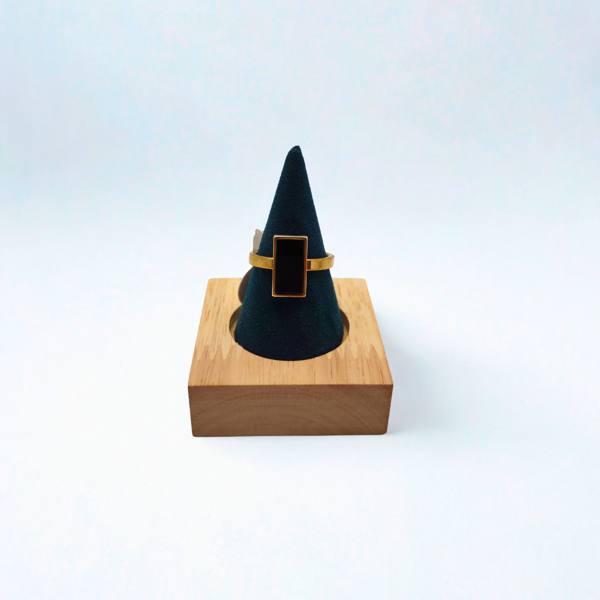 Anillo Rectangular Negro Minimalista 100% Acero Bañado en Oro 18K