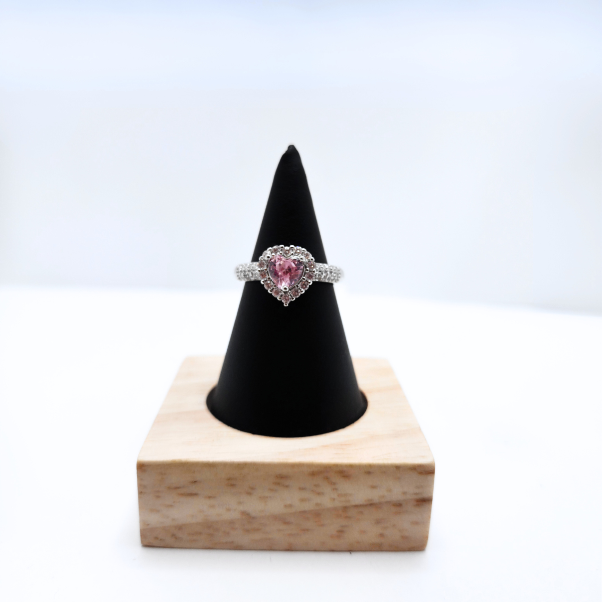 Anillo de Corazón Rosa con Circonitas 100% Acero Inoxidable Color Plata