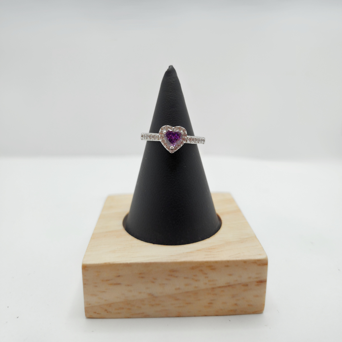 Anillo de Corazón Púrpura con Circonitas 100% Acero Inoxidable Color Plata