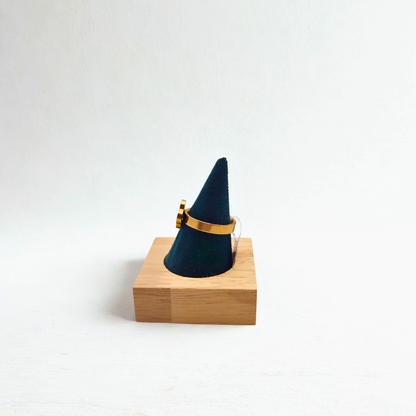 Anillo de Trébol Blanco Nácar 100% Acero Bañado en Oro 18K