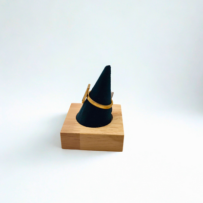 Anillo Rectangular Negro Minimalista 100% Acero Bañado en Oro 18K