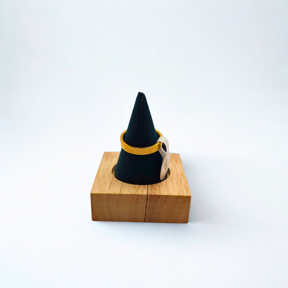 Anillo de Trébol Rojo con Borde Perlado 100% Acero Bañado en Oro 18K