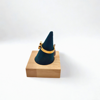 Anillo de Trébol Verde Malaquita con Borde Perlado 100% Acero Bañado en Oro 18K